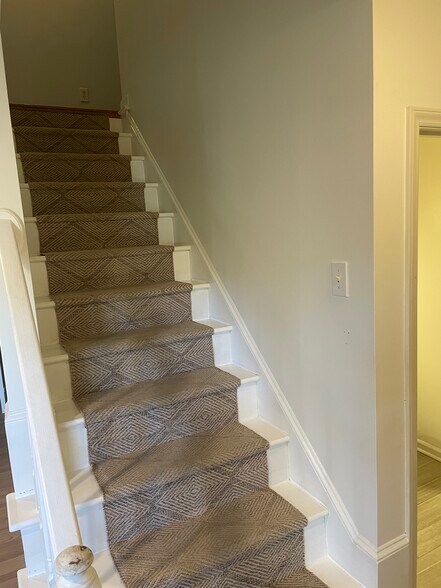 Building Photo - 705 Cash St