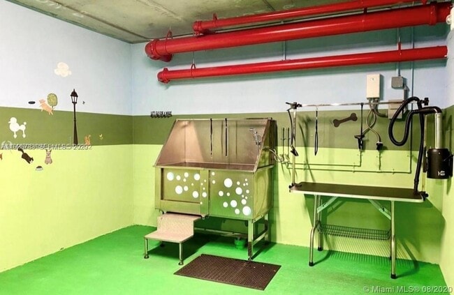 Building Photo - 301 Altara Ave