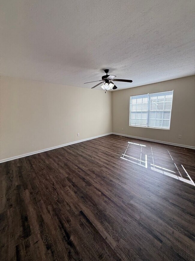 Building Photo - Charming 3 Bedroom 2.5 Bath townhome in Powell