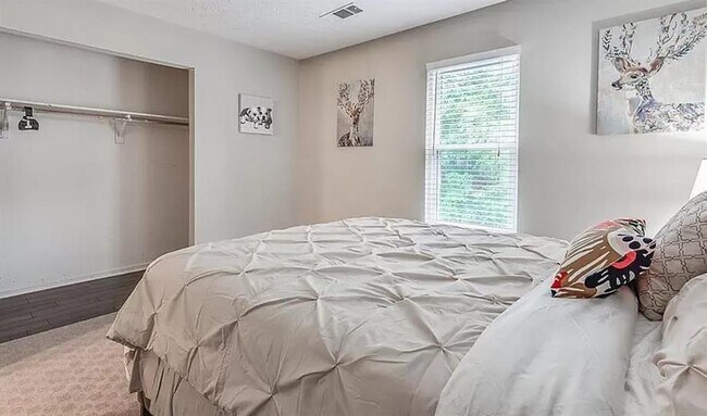 Building Photo - 1565 Springleaf Ct SE