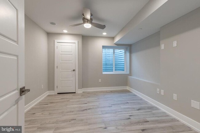 Building Photo - 137 W Huntingdon St