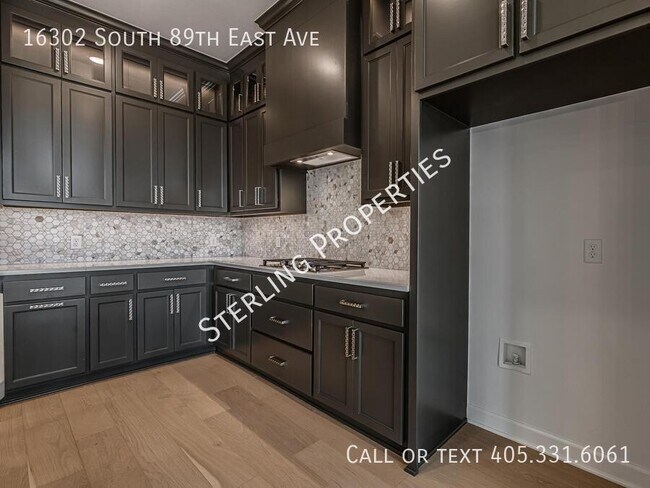 Building Photo - 16302 S 89th E Ave