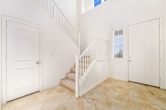 Building Photo - Modern Open-Concept Home with Loft & Designer Finishes in Inspirada!