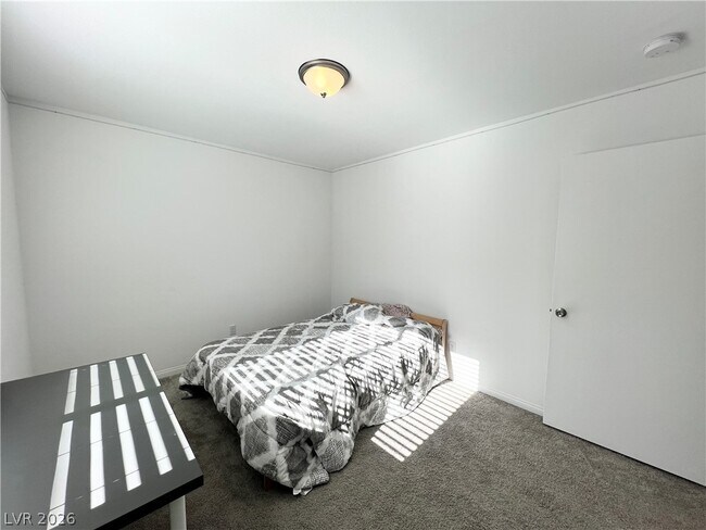 Building Photo - 5276 Sherwood Frst Ln