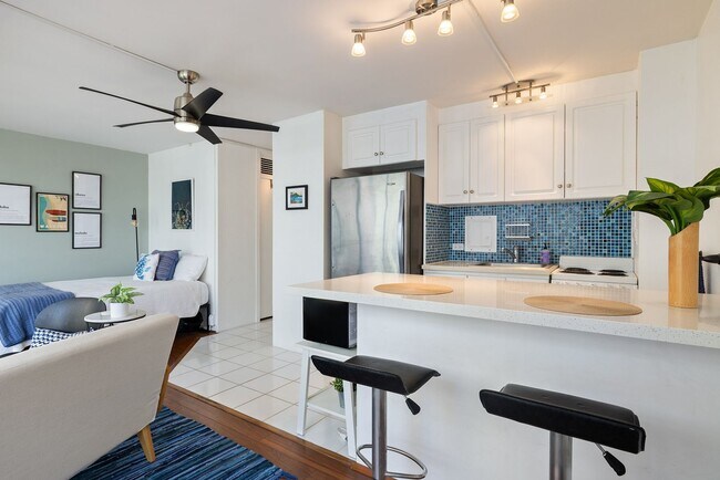 Building Photo - Fully Furnished beautiful Studio- ALL util...