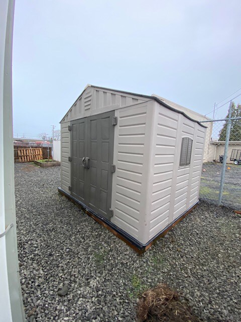 Building Photo - 3238 Knox Butte Ave NE