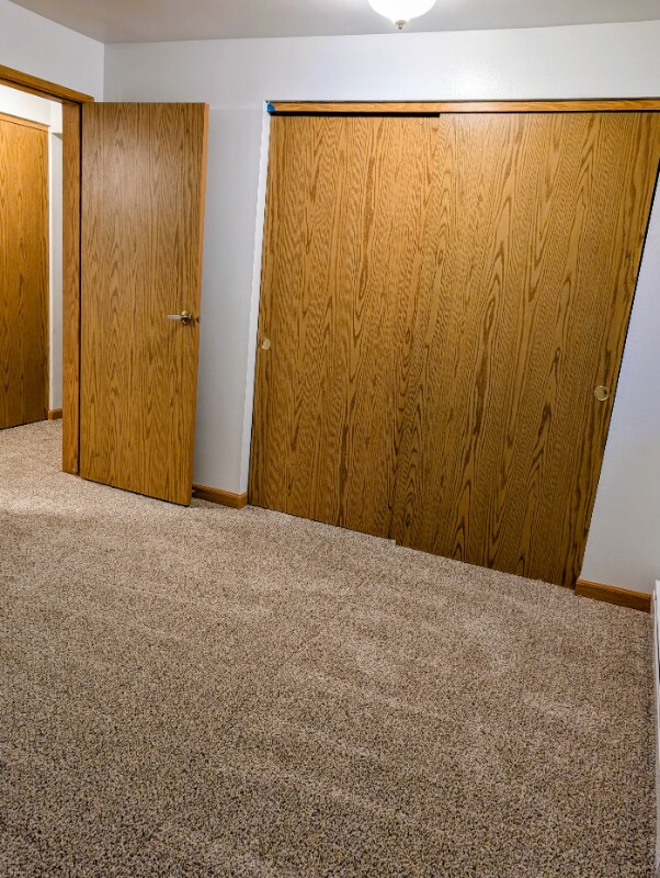 Building Photo - 9233 Interlake Ave N