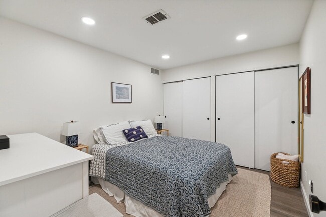 Building Photo - 1829 Kater St