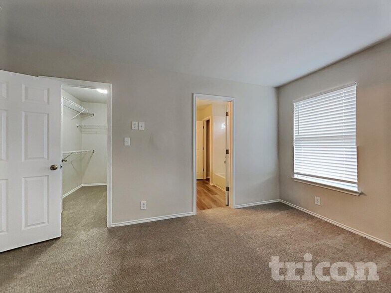 Building Photo - 7034 Daybreak Peaks