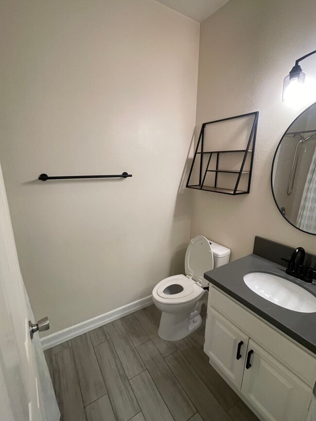 Building Photo - Coming Soon for Lease! 3 bedroom single st...