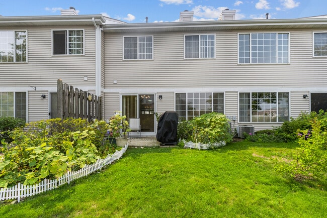 Building Photo - 8966 W Heathwood Cir