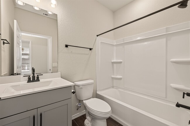 Building Photo - 3405 Knighton Hill Dr