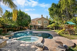Building Photo - Beautiful 5 bed, 4.5 bath pool home in Wood Ranch
