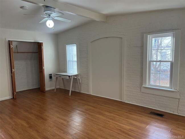 Building Photo - 182 Grand St