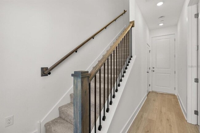 Building Photo - 15489 Hamlin Pk Dr