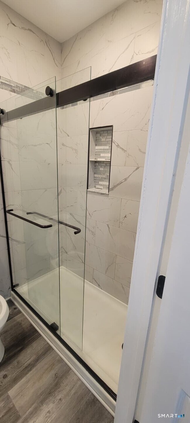 Building Photo - 211 Carriage Crossing Ln