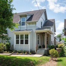 Building Photo - East Nashville Charmer