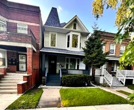 Building Photo - 1302 E 72nd St