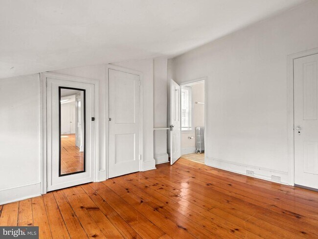 Building Photo - 318 N Matlack St