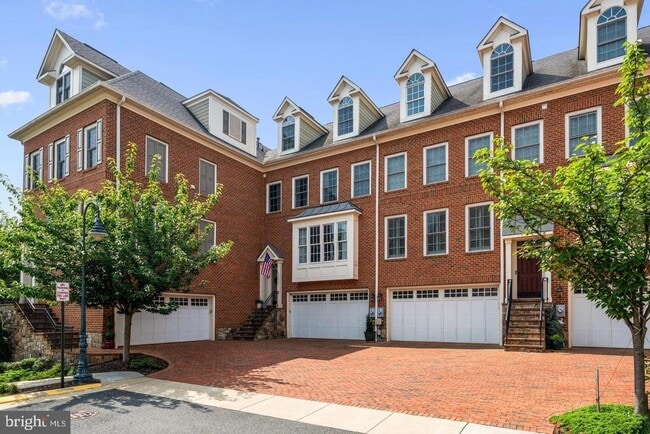 Building Photo - 10665 Yorktown Ct