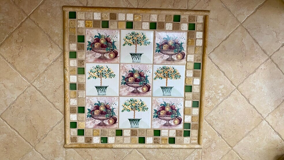 Tile detail - 2223 Noble St