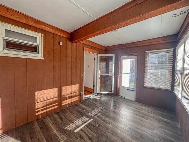 Building Photo - 1146 Chestnut St