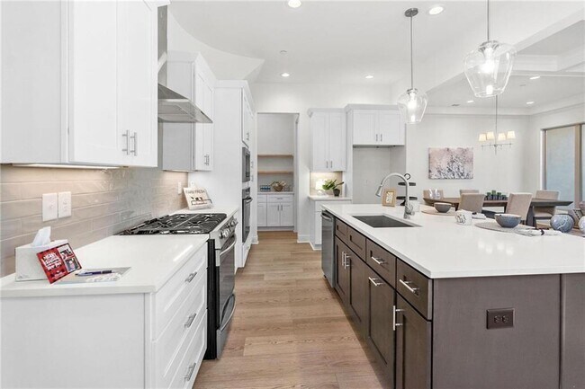 Building Photo - 110 Via Roma