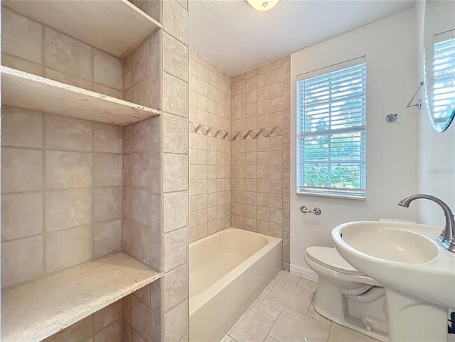 Building Photo - 332 Harris Ave