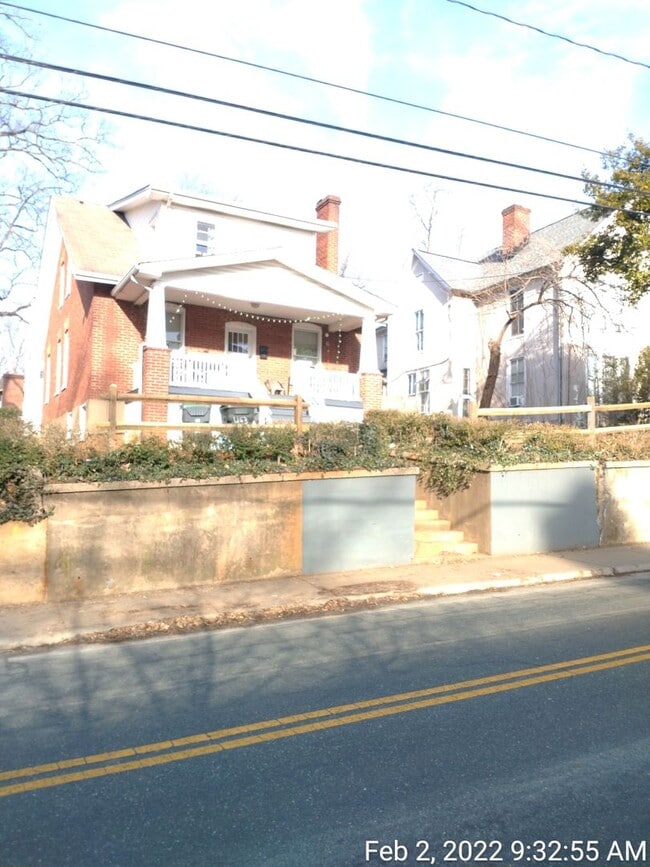 Building Photo - 463 14th St NW