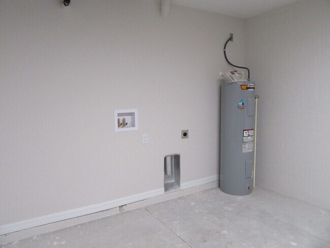 Building Photo - Beautiful home in Silver Springs