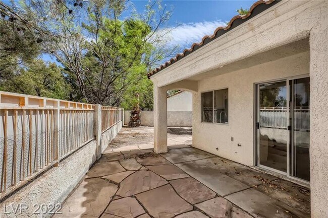 Building Photo - Charming Single-Story Home in Gated Community with Resort-Style Amenities!