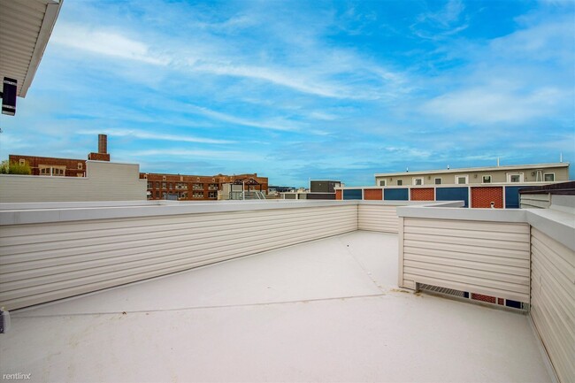 Building Photo - 2 br, 1 bath Triplex - 2554 FRANKFORD AVE ...