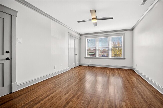 Building Photo - Pizza Prynce