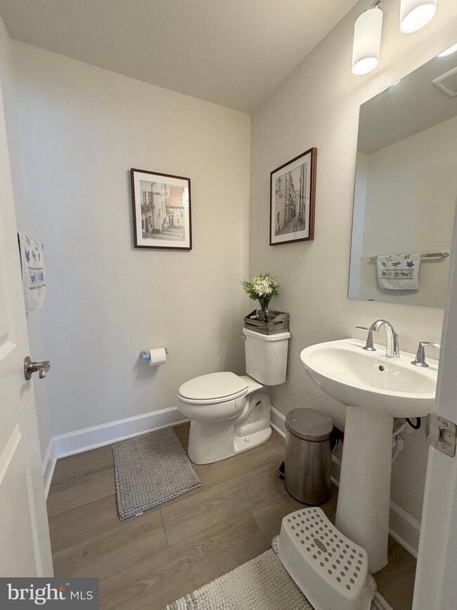 Building Photo - 10802 Foxtrot Cir