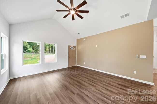 Building Photo - 1533 S Battleground Ave