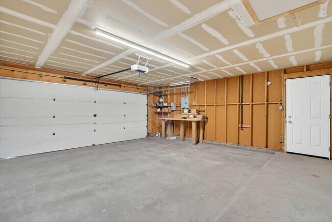 Building Photo - 2413 Agua Fria Dr NE