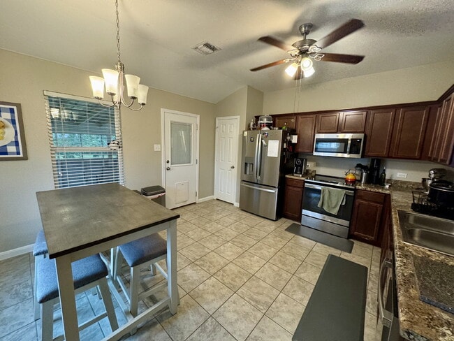 Building Photo - 3-bed 2-bath 2-car garage with screened in porch & backyard shed in Riverside Grove cul-de-sac.
