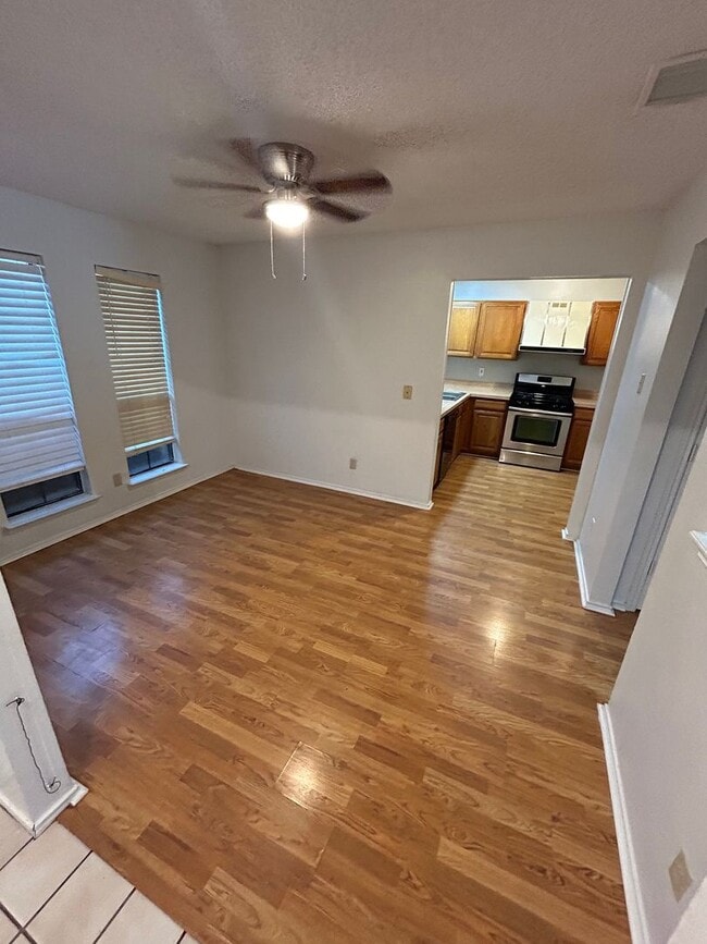 Building Photo - 3702 Bond St