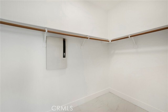 Building Photo - 175 Kingswood