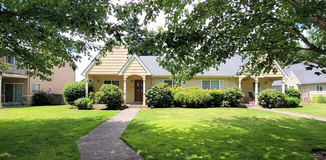 Building Photo - Lovely Duplex in North Gilham!