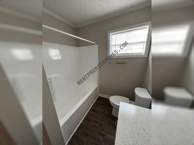 Building Photo - 217 N Bailey Blvd