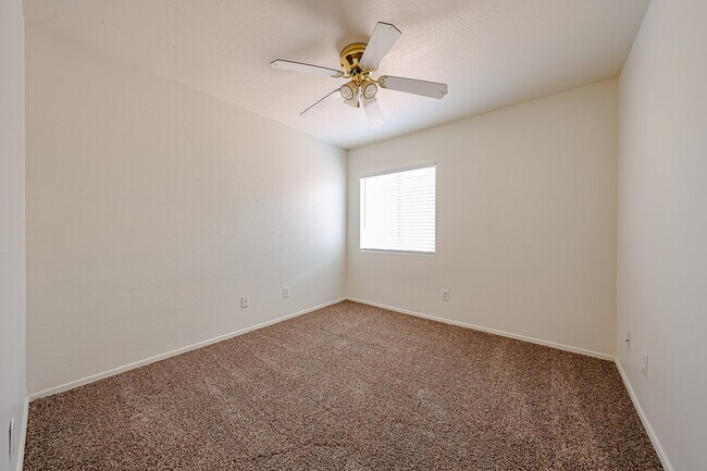 Building Photo - 11498 W Shaw Butte Dr