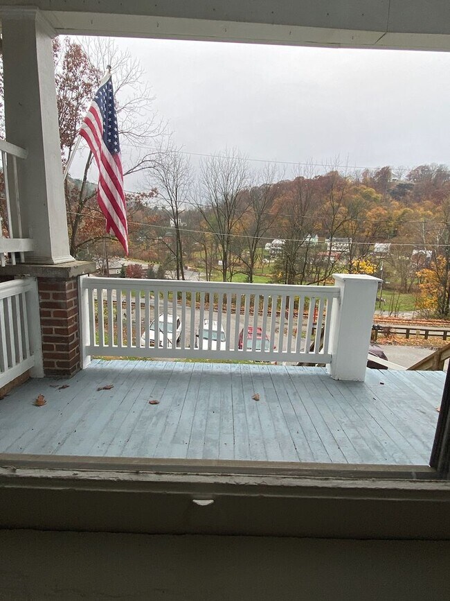 Building Photo - Cozy & Quiet Home in Glen Rock