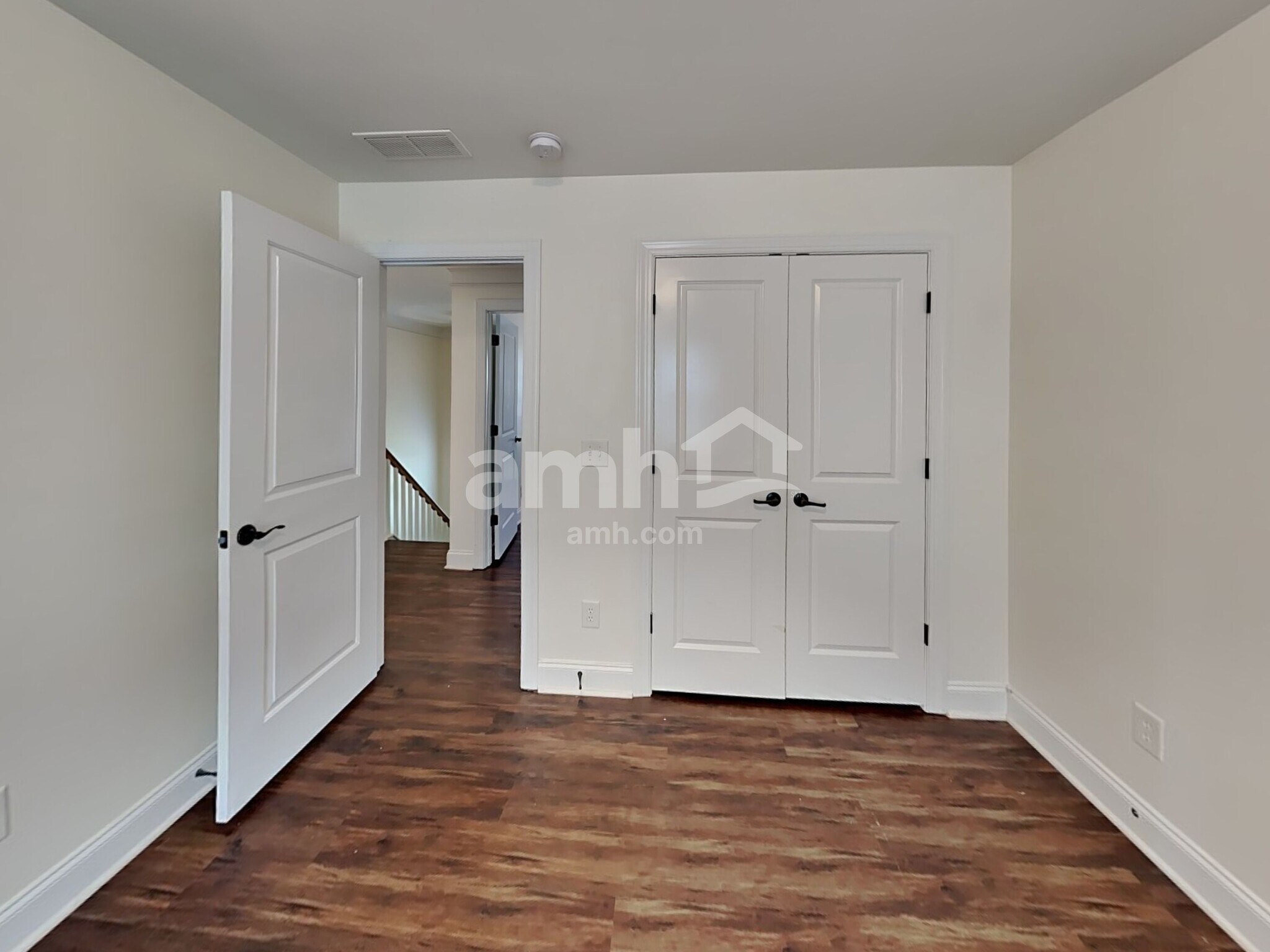 Building Photo - 263 Royal Cres Terrace