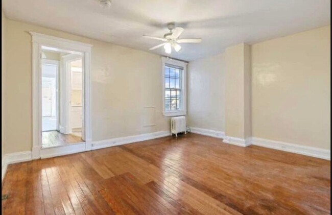Building Photo - 2916 Guilford Ave