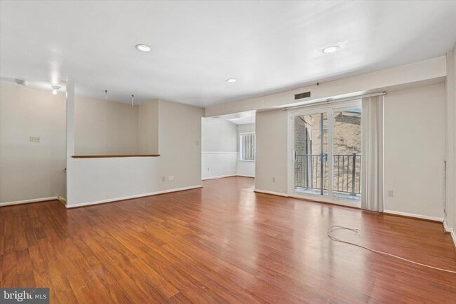 Building Photo - 3204 Delaire Landing Rd