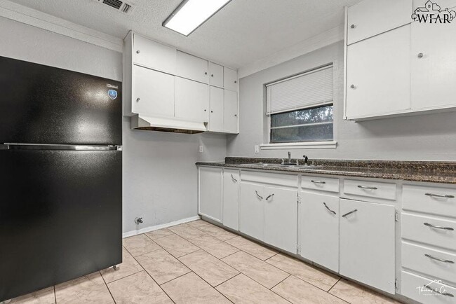 Building Photo - 1628 Parkdale Dr
