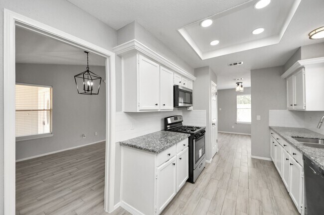 Building Photo - 19734 Oakland Valley Dr