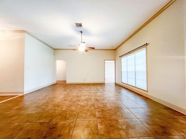 Building Photo - 6000 Boxelder Trail