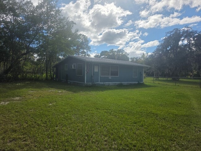 Building Photo - Adorable 2 bedroom 1 Bathroom House